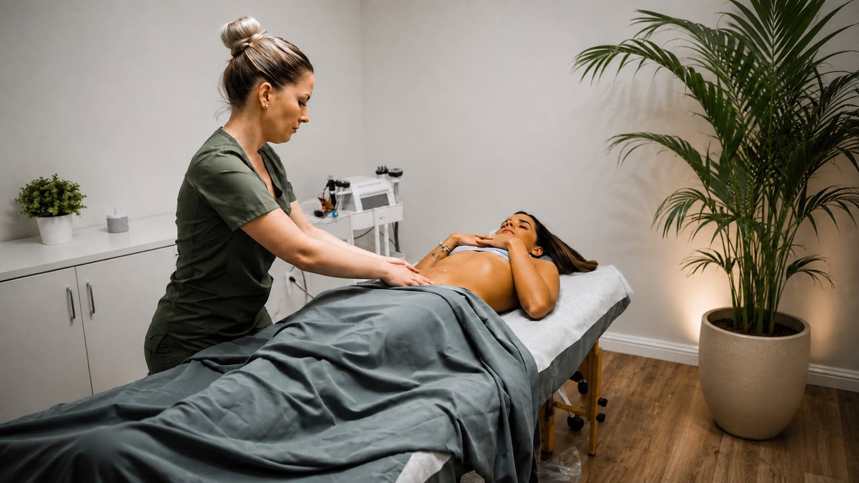 Lymphatic Sculpting treatment session